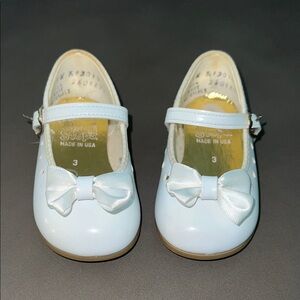 VINTAGE 90s White Mary Jane Shoes with Bow and Heart Cut Outs and Gold Accents